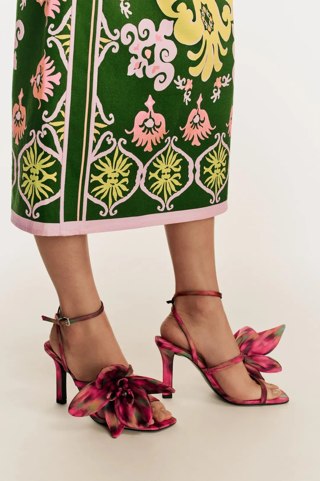 Босоножки с цветочным каблуком Limited Edition, Zara