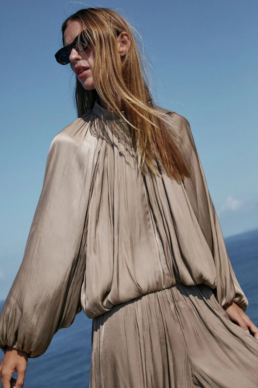 Атласный бомбер, Zara