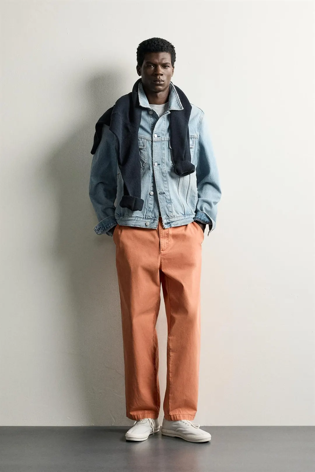 Брюки чинос прямого кроя с эффектом стирки, Zara