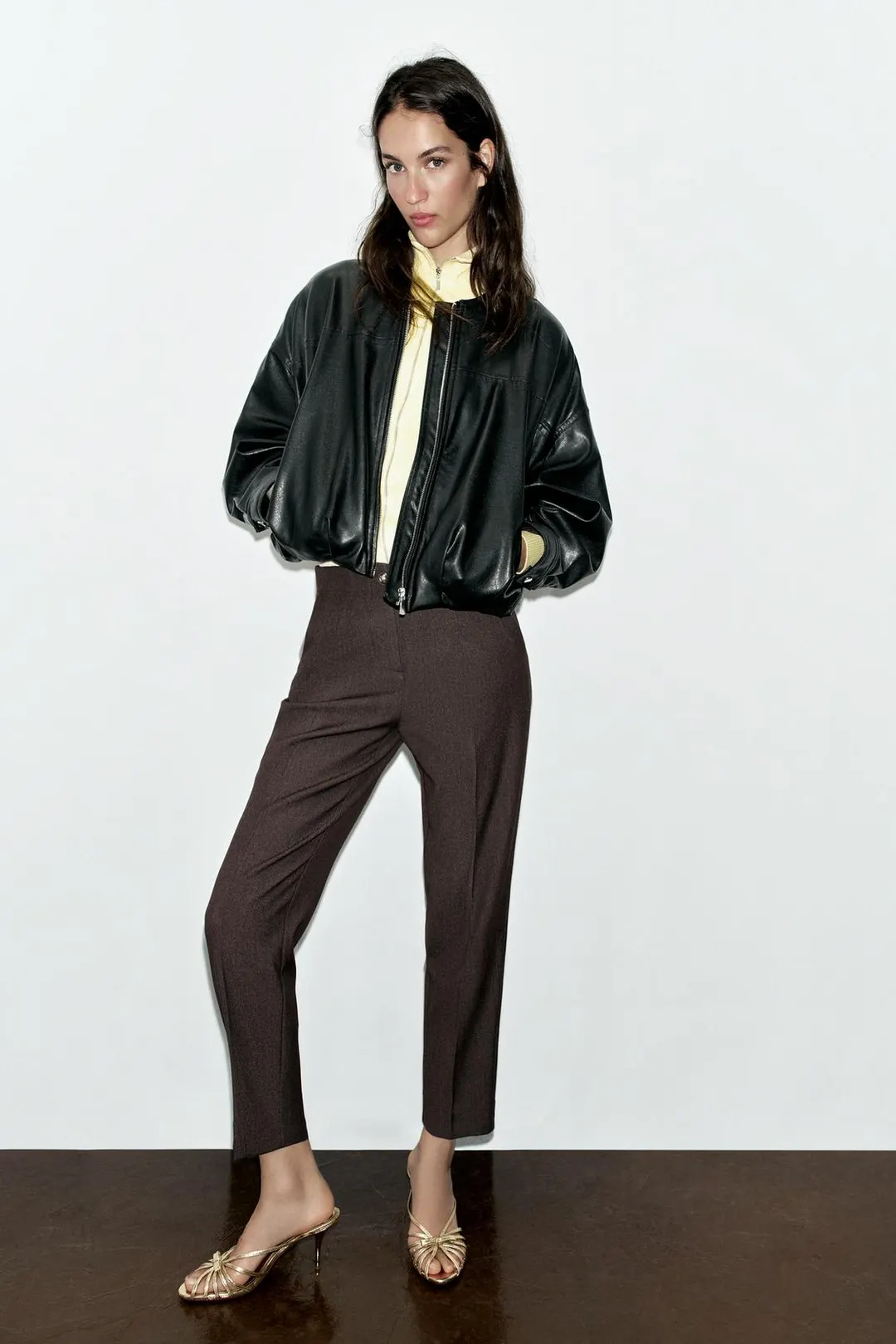 Бомбер под кожу с объемным низом, Zara