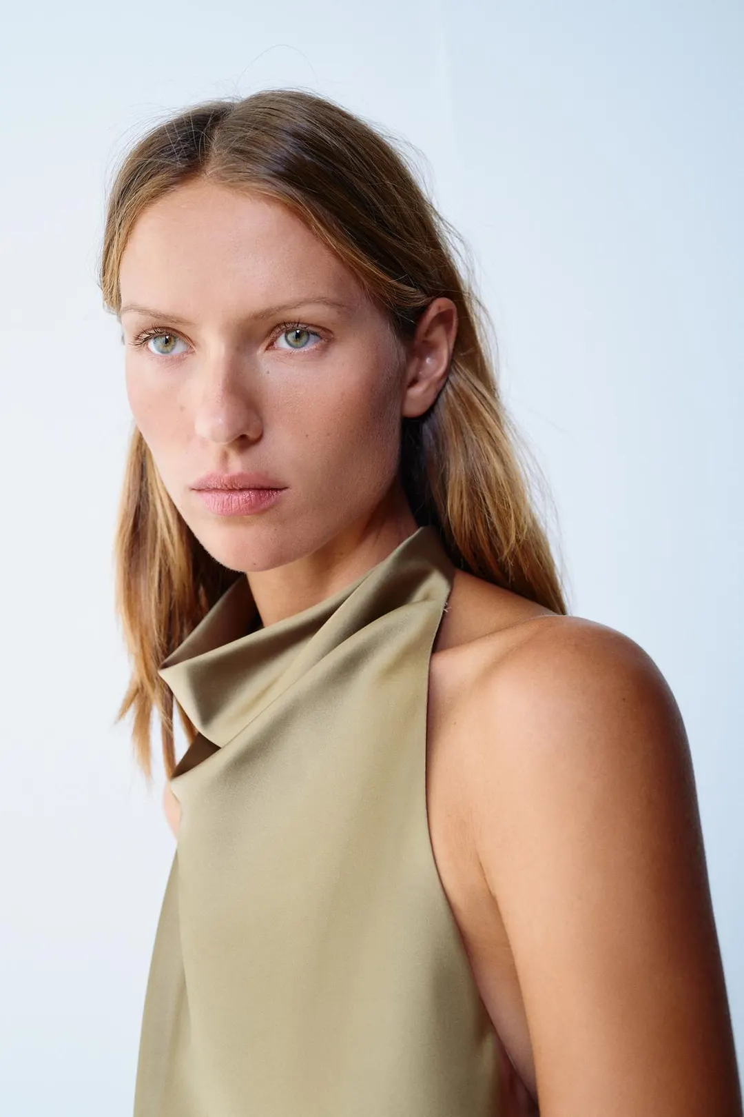 Атласный топ с бретелью халтер, Zara