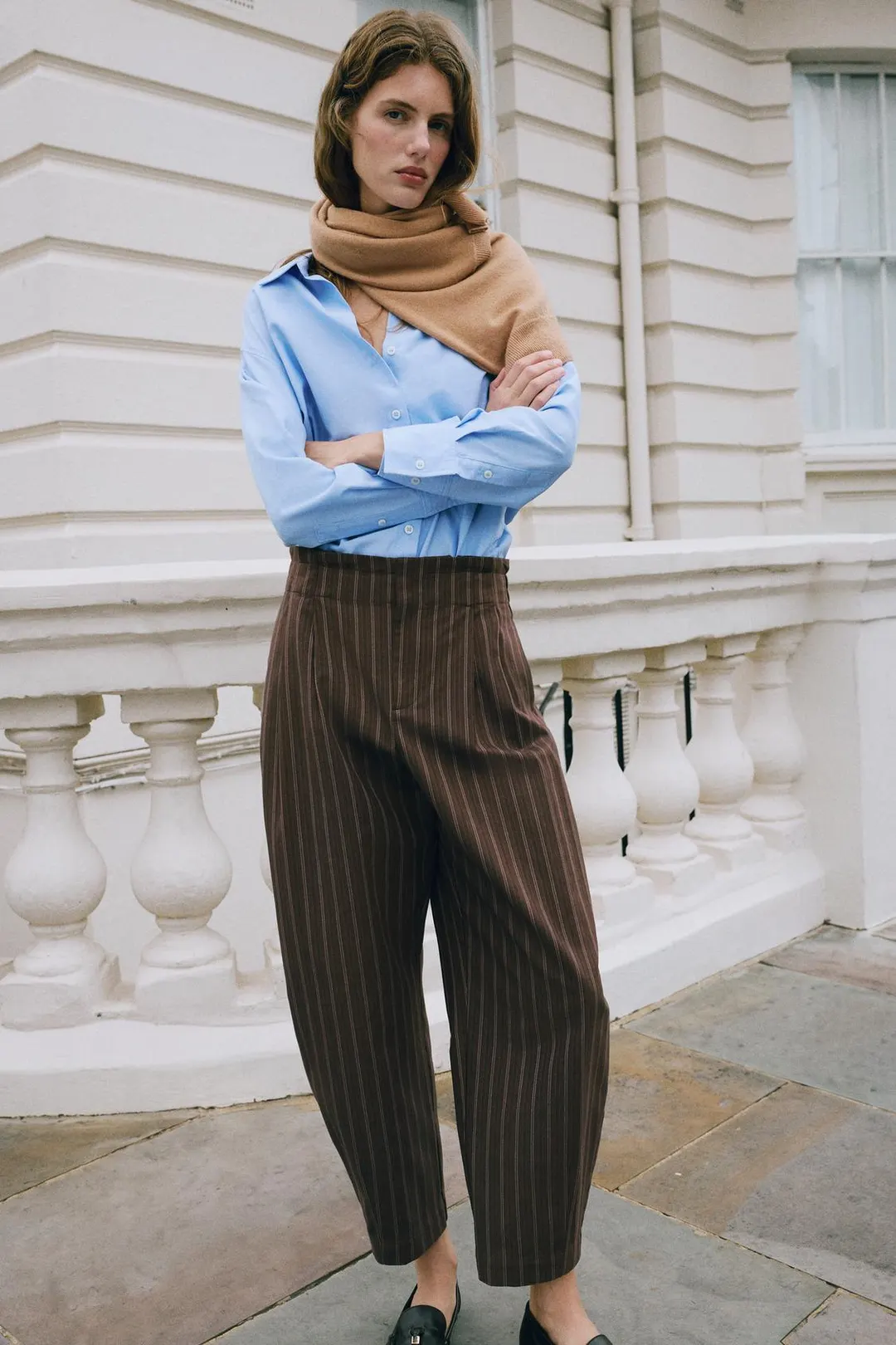 Брюки в полоску силуэта balloon с поясом paperbag, Zara