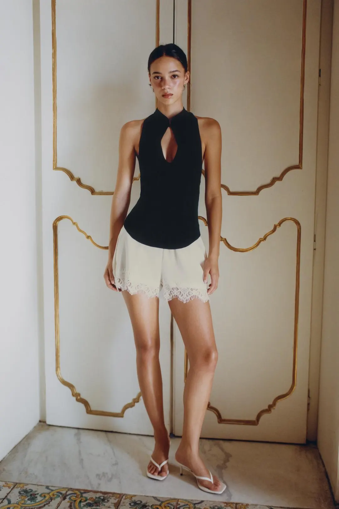 Шорты атласные с кружевной отделкой, Zara