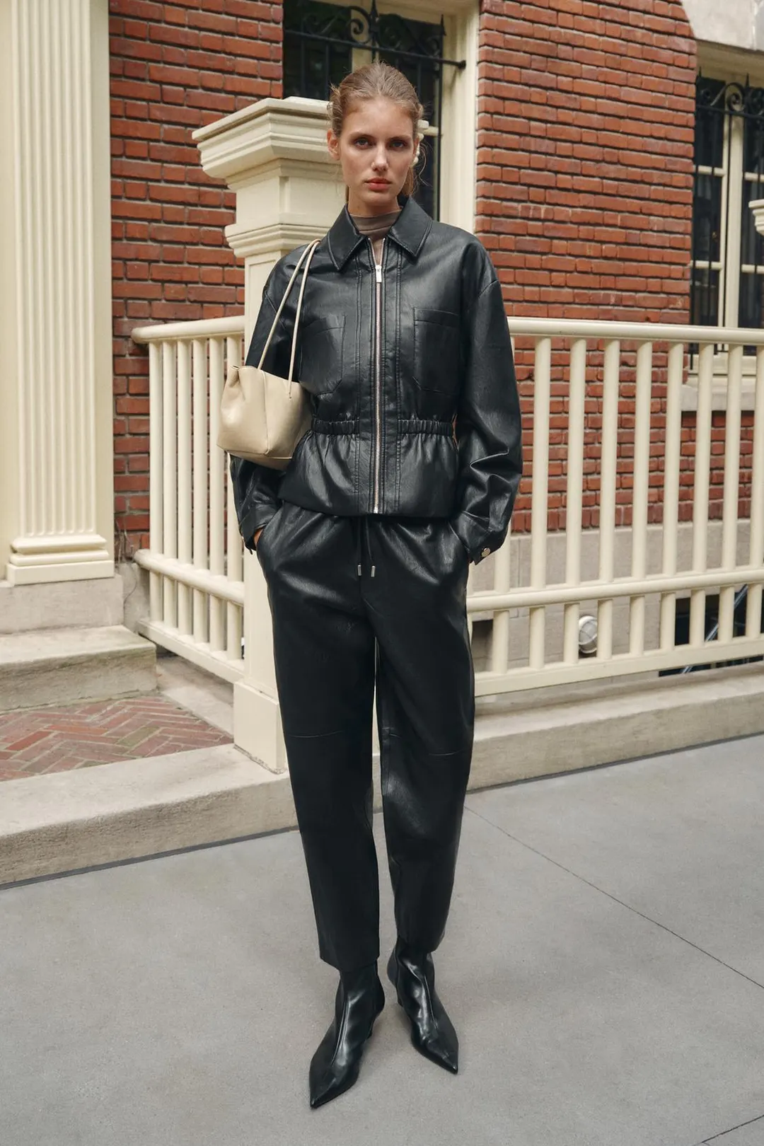 Куртка под кожу с эластичным поясом, Zara