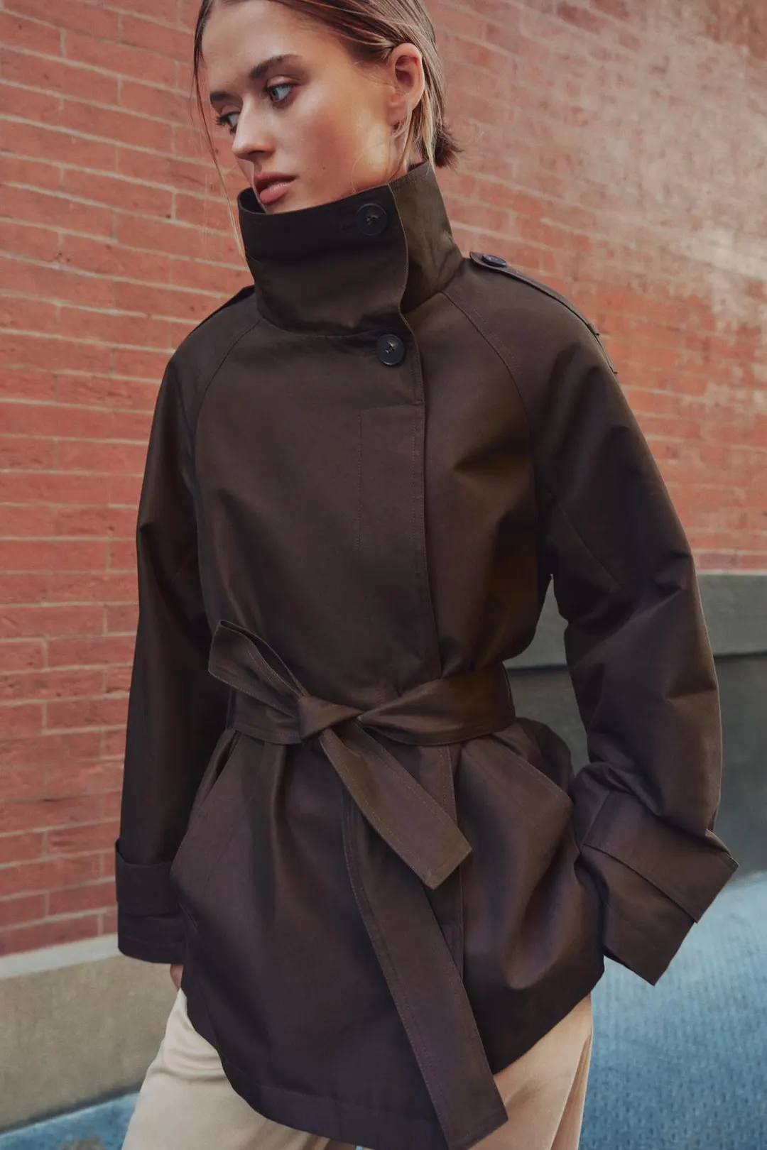 Тренч с высоким воротником и поясом, Zara