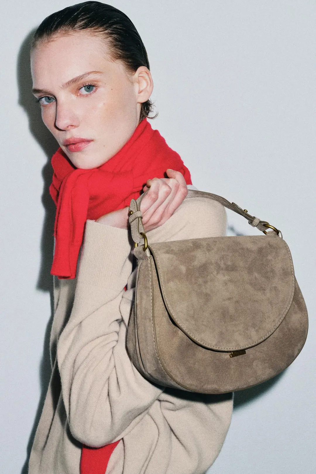 Сумка кросс-боди кожаная с клапаном, Zara