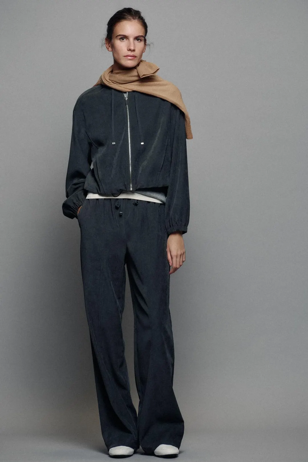 Брюки широкого кроя с эластичным поясом, Zara