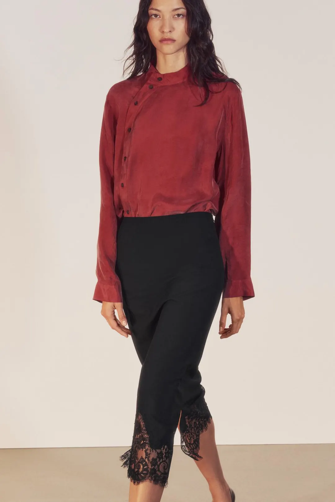 Рубашка с высоким воротником и боковой застежкой ZW Collection, Zara