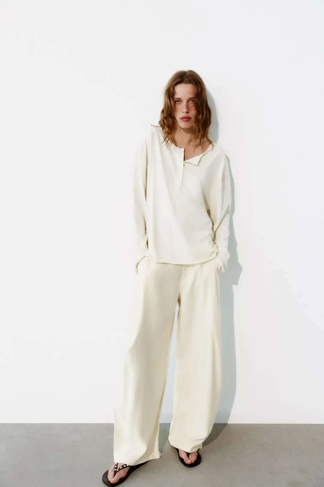 Струящиеся брюки со складками, Zara