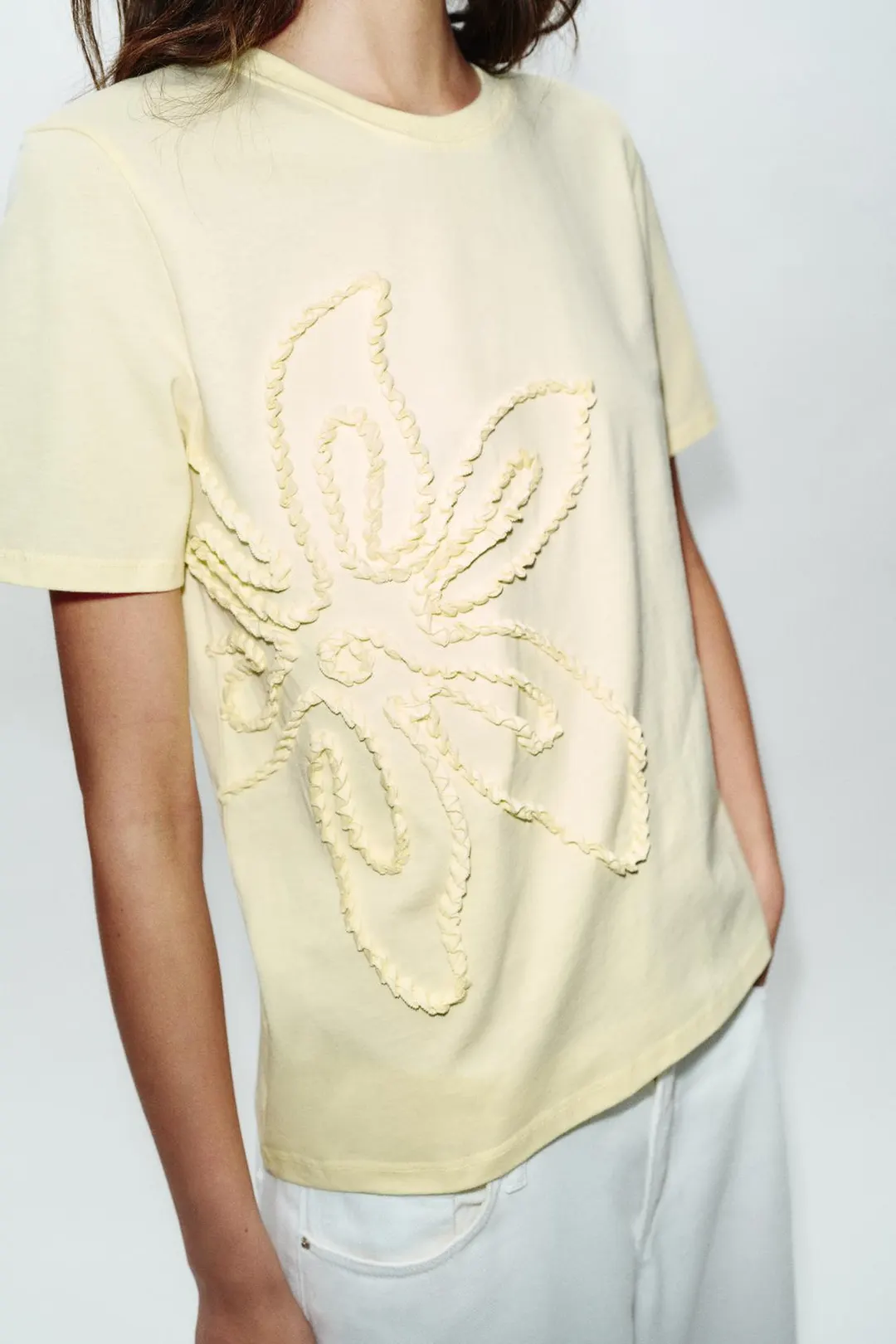 Футболка с объемными цветами, Zara