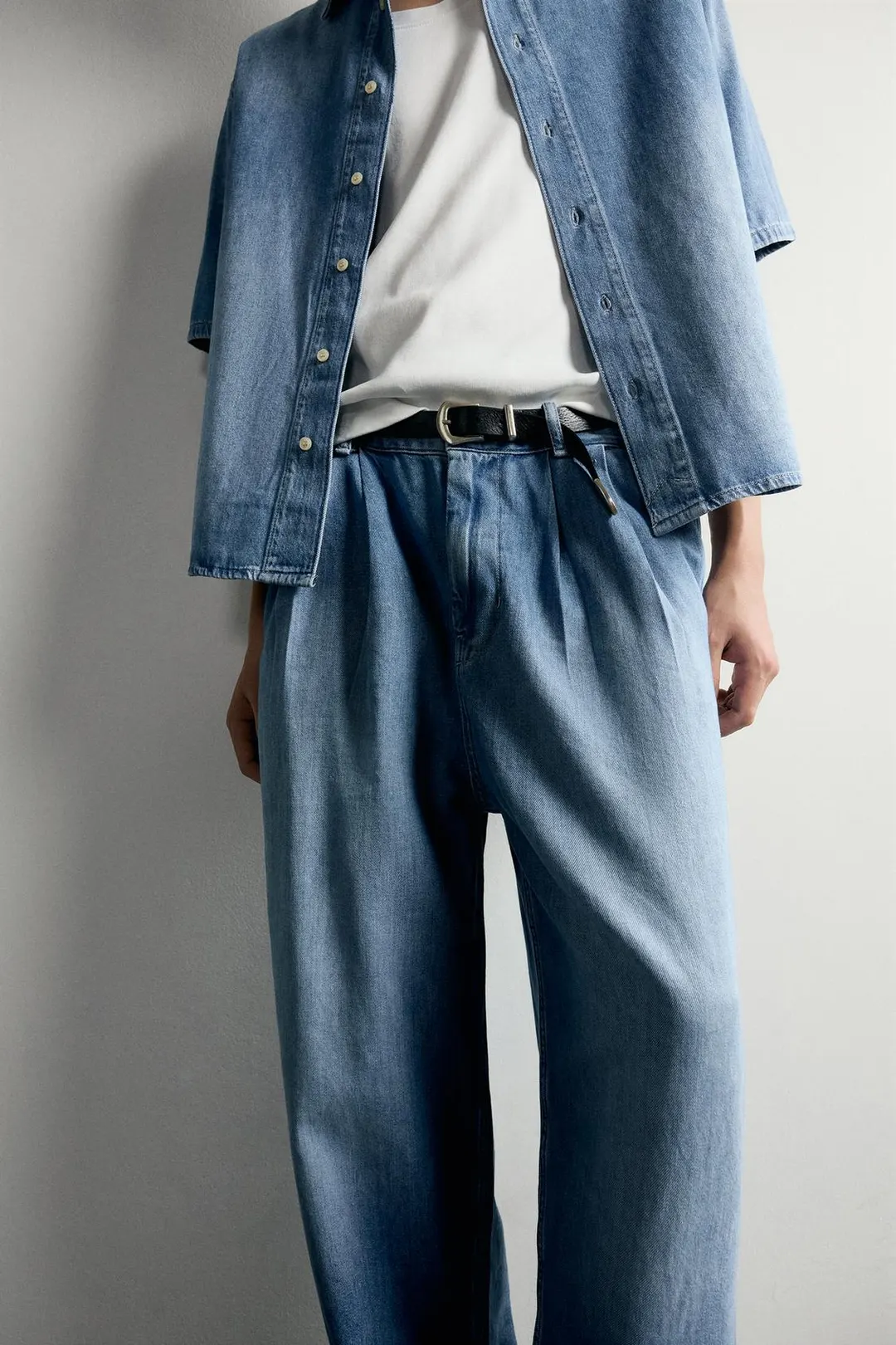 Брюки чинос джинсовые со складками, Zara