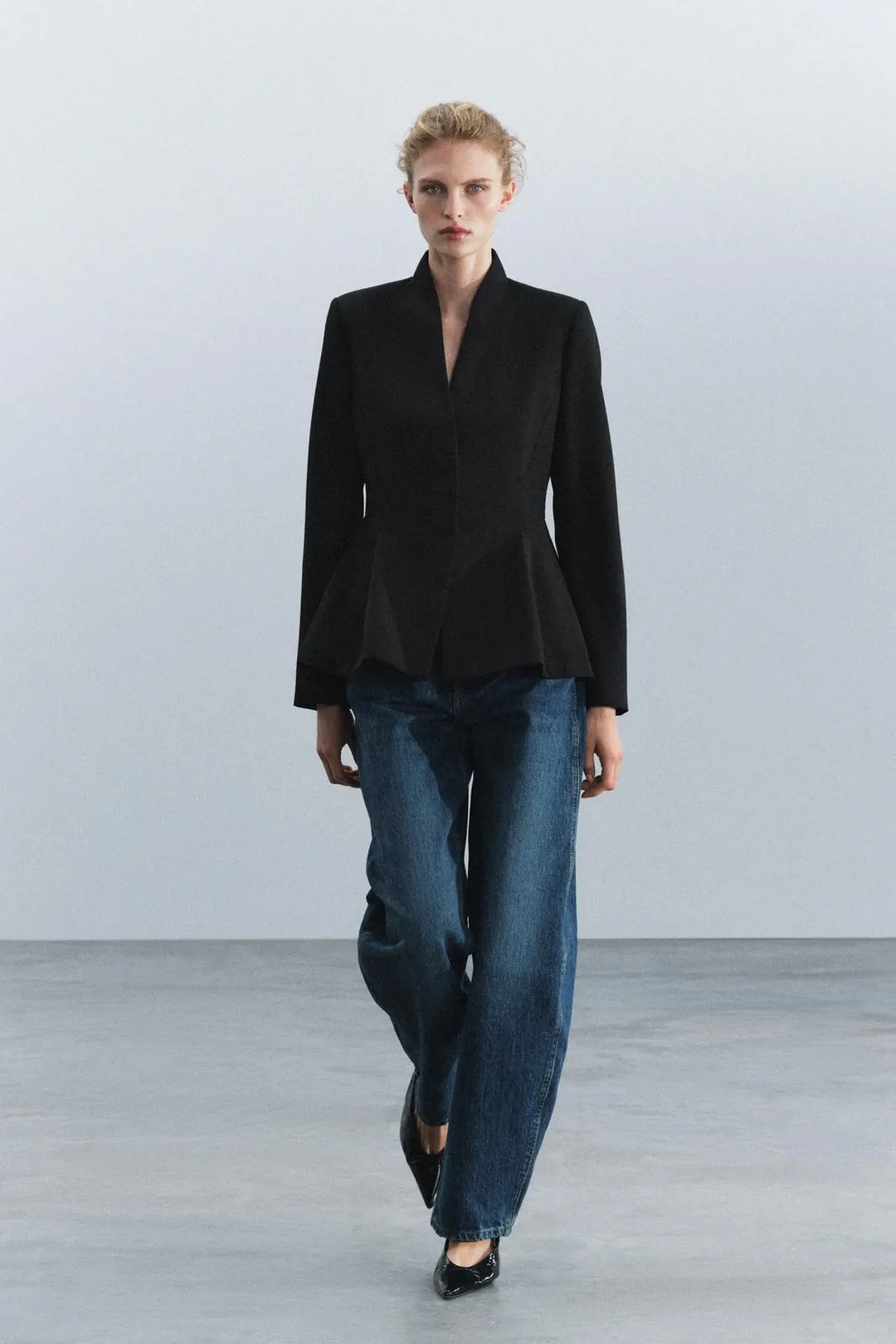 Блейзер с баской из смесовой шерсти ZW Collection, Zara