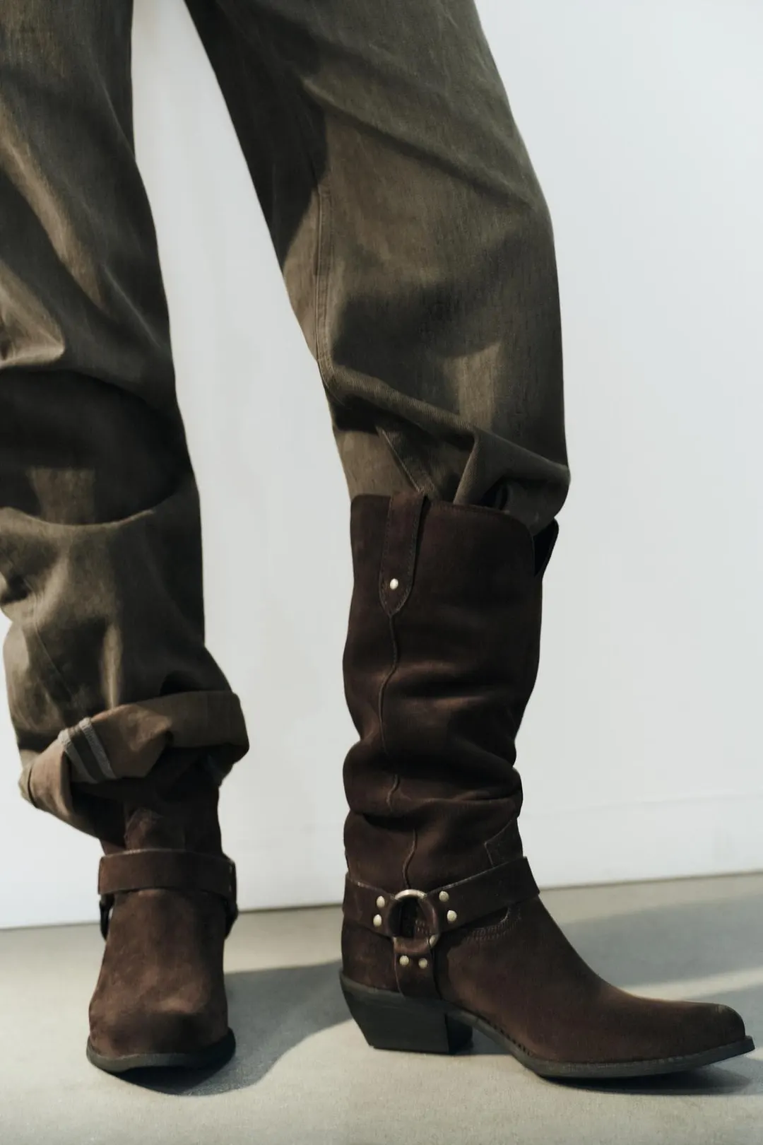 Сапоги из спилка, Zara