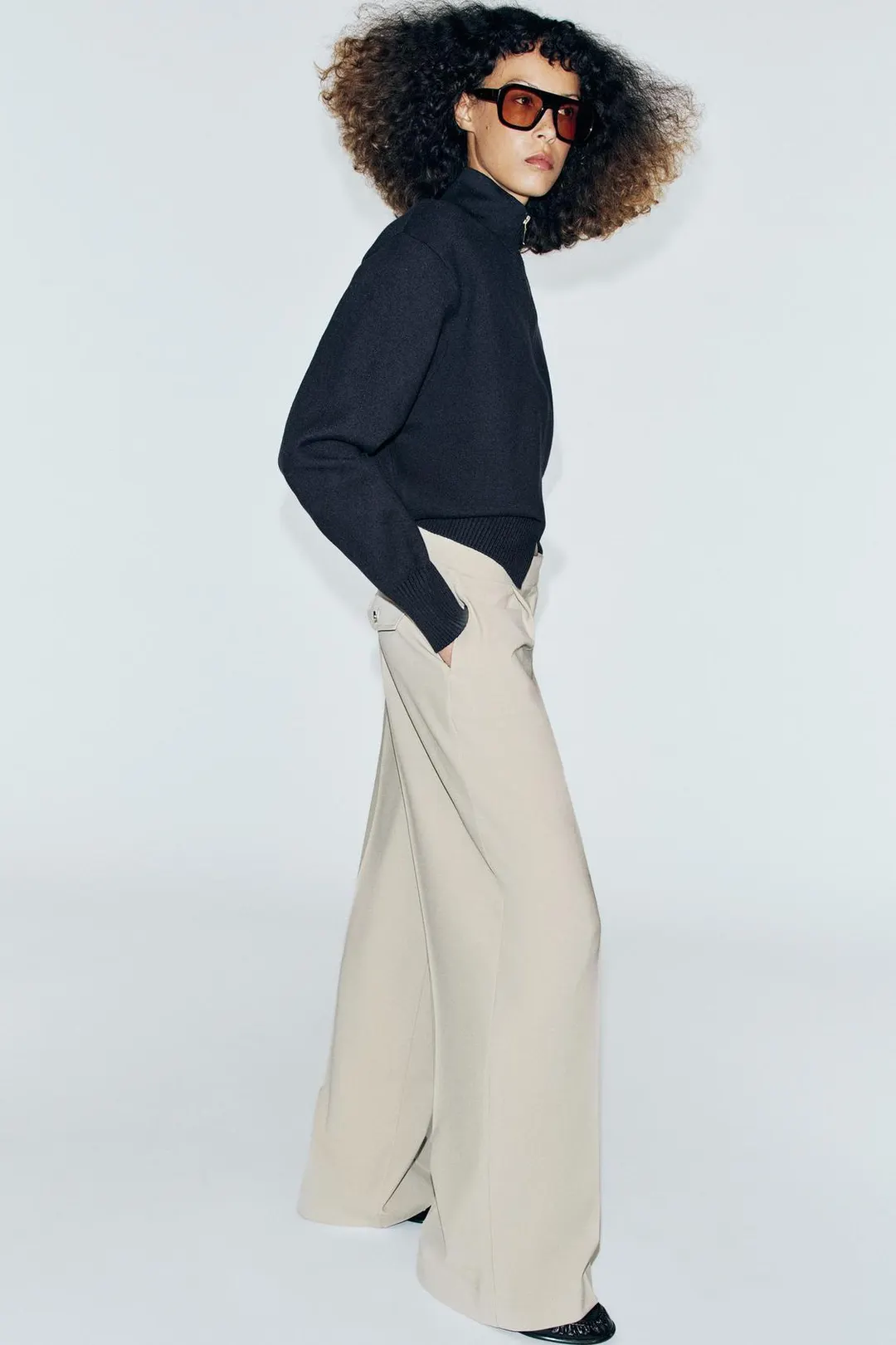 Брюки с защипами и широкими штанинами, Zara