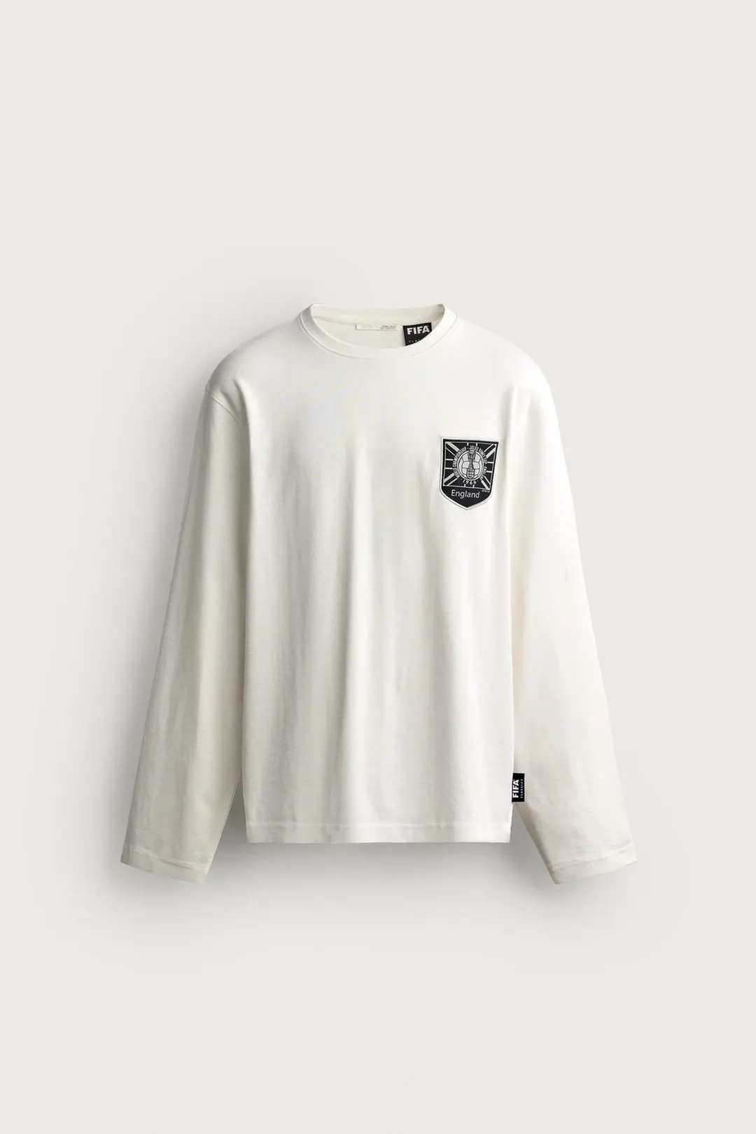 Футболка с нашивкой ENGLAND 66 FIFA WORLD CUP™ FIFA CLASSICS, Zara