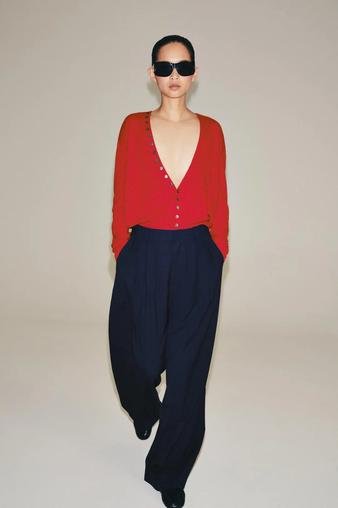 Кардиган с V-образным вырезом из 100% особо мягкой шерсти, Zara