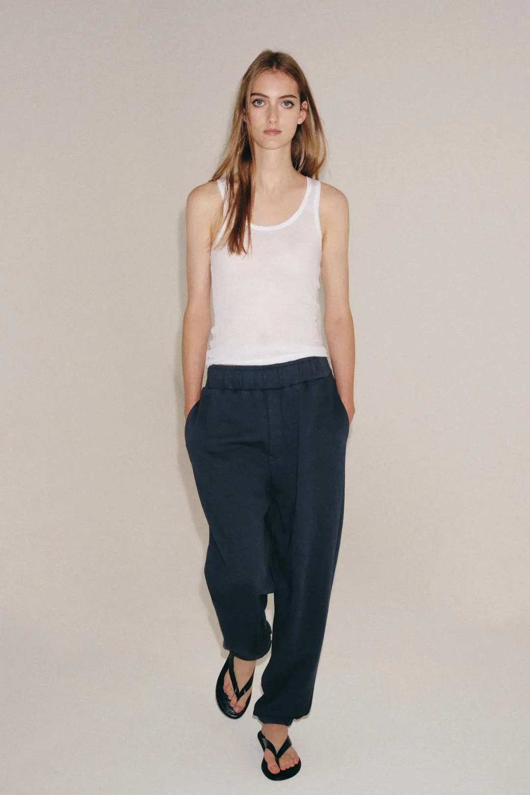 Брюки с эффектом стирки, Zara