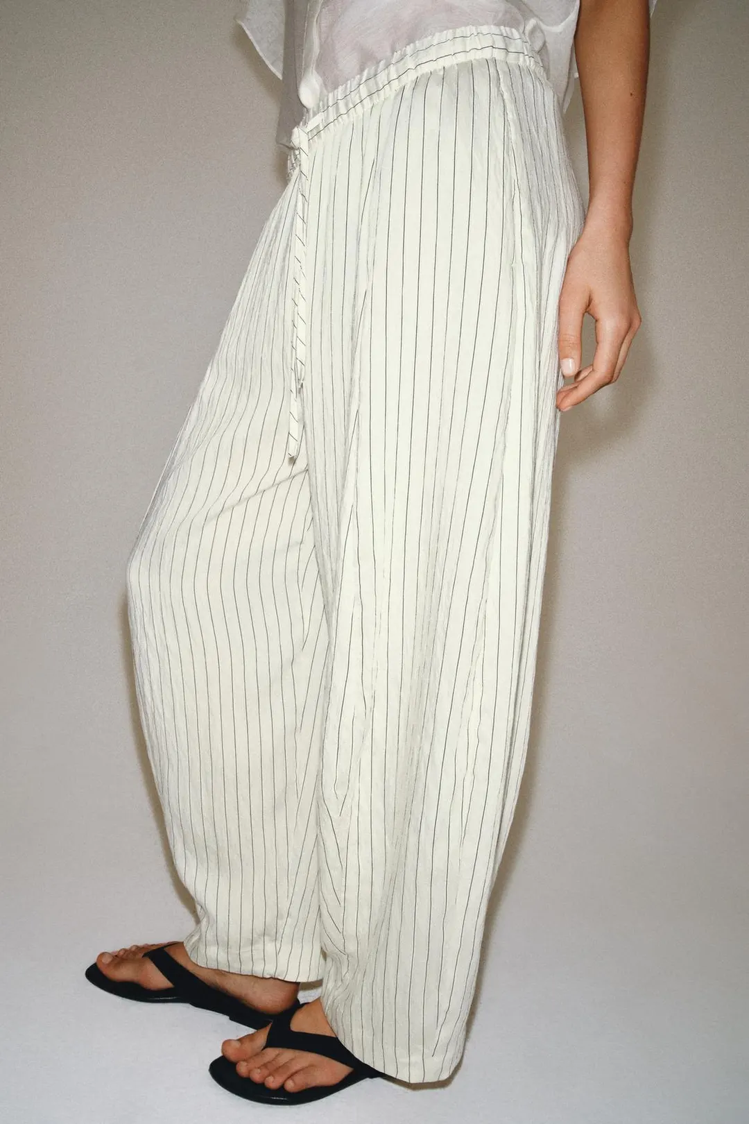 Брюки ZW Collection фасона barrel, Zara