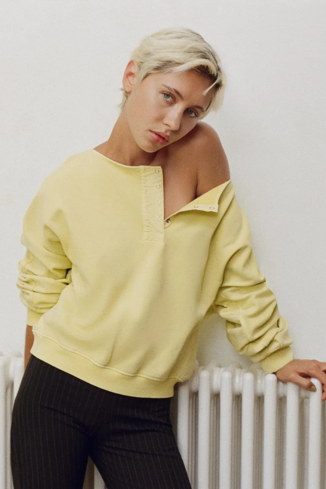 Контрастный свитшот с эффектом выцветания, Zara