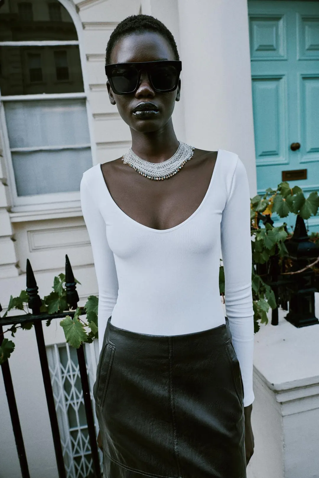 Боди с V-образным вырезом, Zara