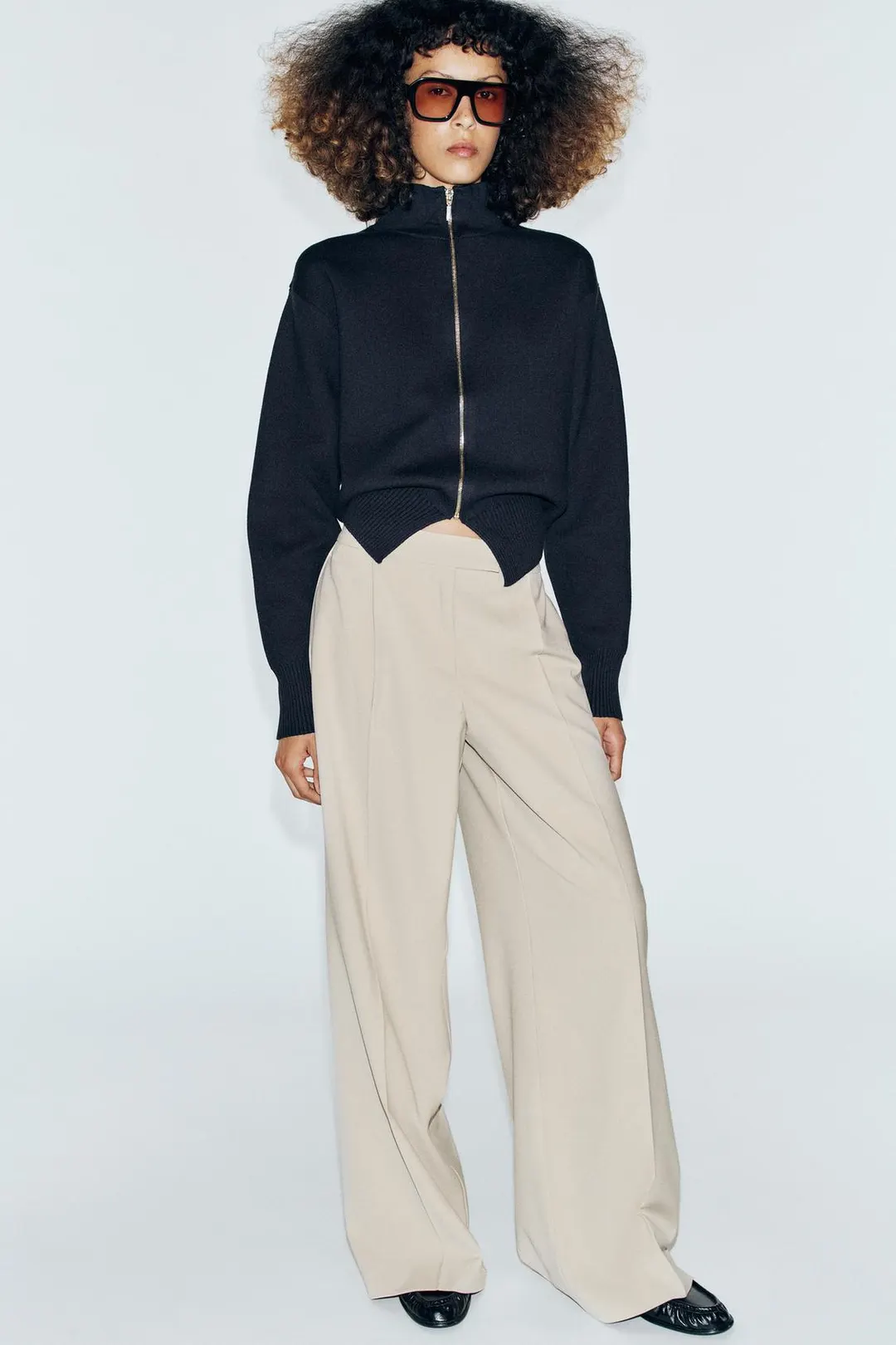Брюки с защипами и широкими штанинами, Zara