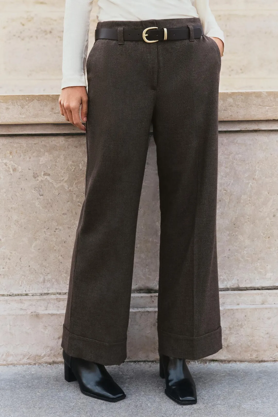 Брюки с поясом и отворотами, Zara