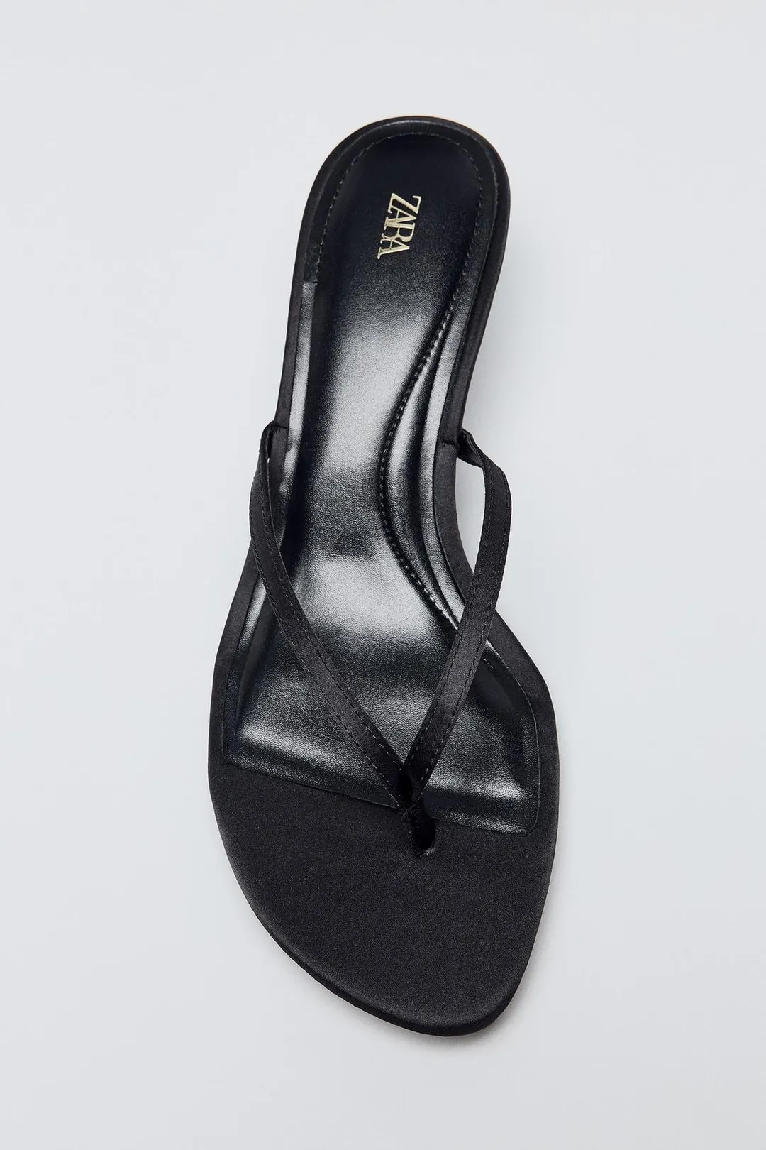 Босоножки kitten heel из сатина, Zara