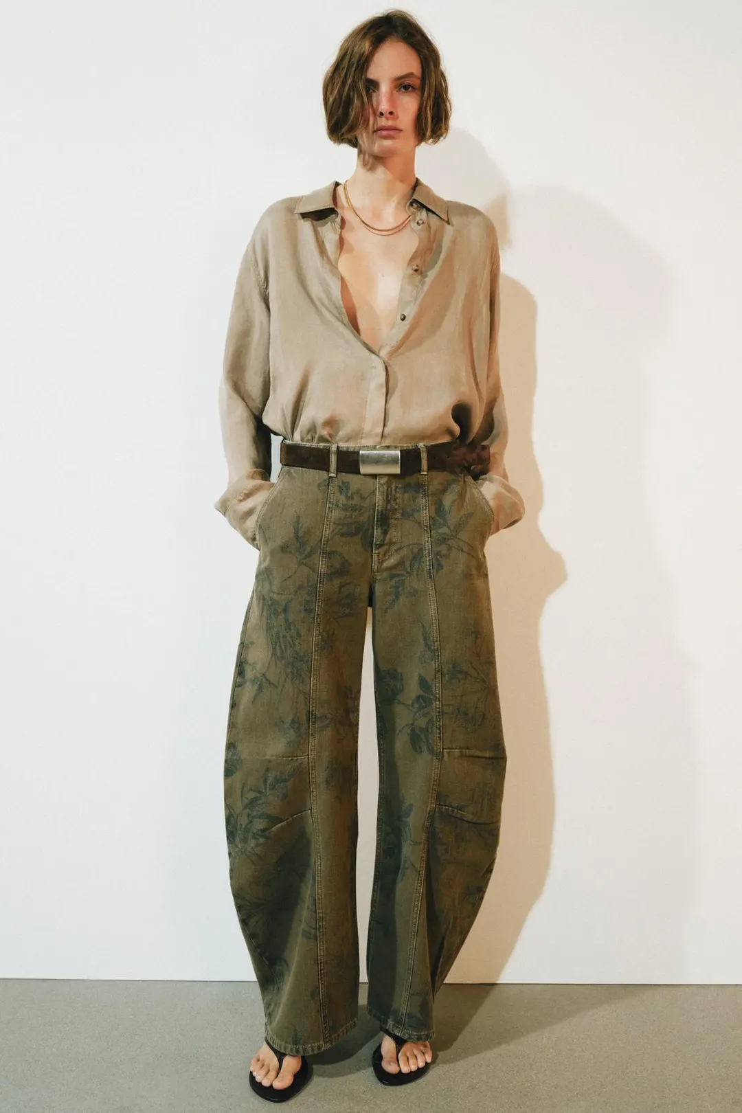 Джинсы силуэта barrel с цветочным принтом и низкой посадкой ZW Collection, Zara