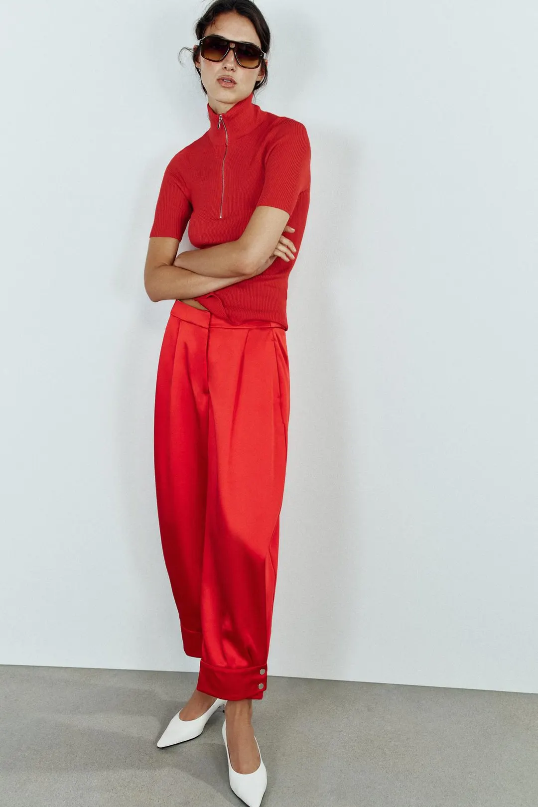 Брюки атласные с пуговицами по низу, Zara
