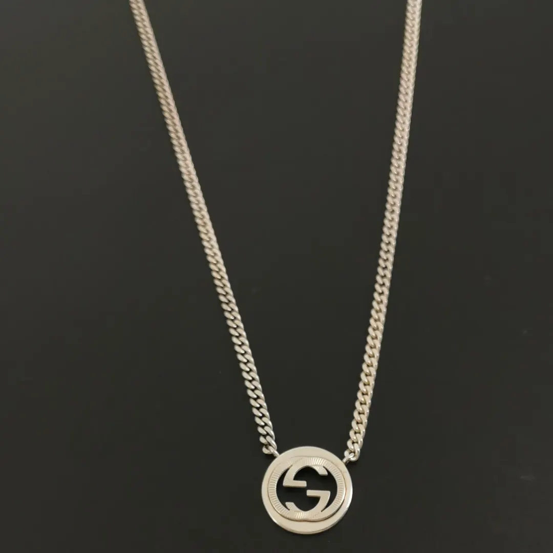 Серебряное колье Interlocking G с двойным G · фото 5
