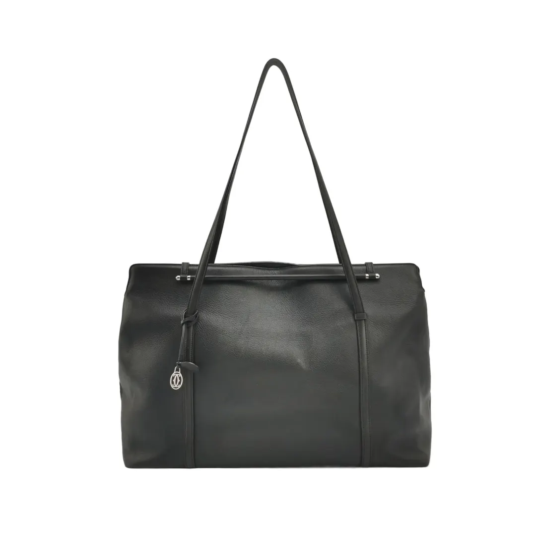 Сумка-тоут Cabochon Bag из однотонной воловьей кожи с подвеской-логотипом · фото 1